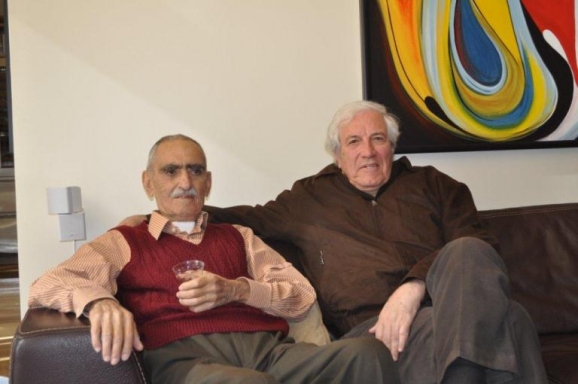 از سمت راست ایرج پارسی نژاد و استاد ایرج افشار