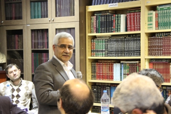 منصور صفت گل - استاد دانشکدۀ تاریخ دانشگاه تهران 