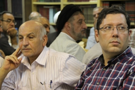 از راست: هومن یوسفدهی و قاسم صافی ، استاد دانشگاه تهران