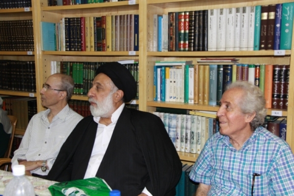 از راست: علی بلوکباشی، آیت الله سید هادی خامنه ای و علی اشرف صادقی 