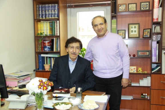 از راست: سید سعید میرمحمدصادق و علی اشرف مجتهد شبستری دیپلمات ایرانی و نخستین سفیر ایران در تاجیکستان