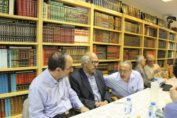 از راست: دکتر محمود جعفری دهقی، سید علی آل داوود و علی اصغر محمدخانی