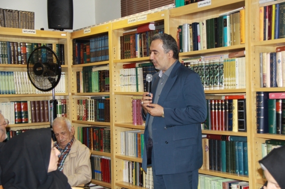 علی‌اصغر پورعزت،‌ رئیس کتابخانه مرکزی و مرکز اسناد و تأمین منابع علمی دانشگاه تهران