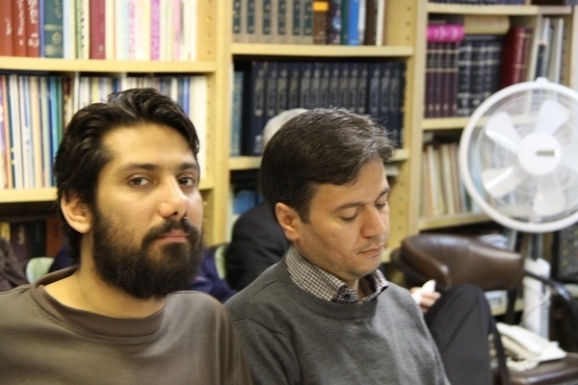 از راست: حمید بهلول، مدیر داخلی مجلۀ میراث علمی اسلام و ایران و حسن امینی - پژوهشگر تاریخ علم 